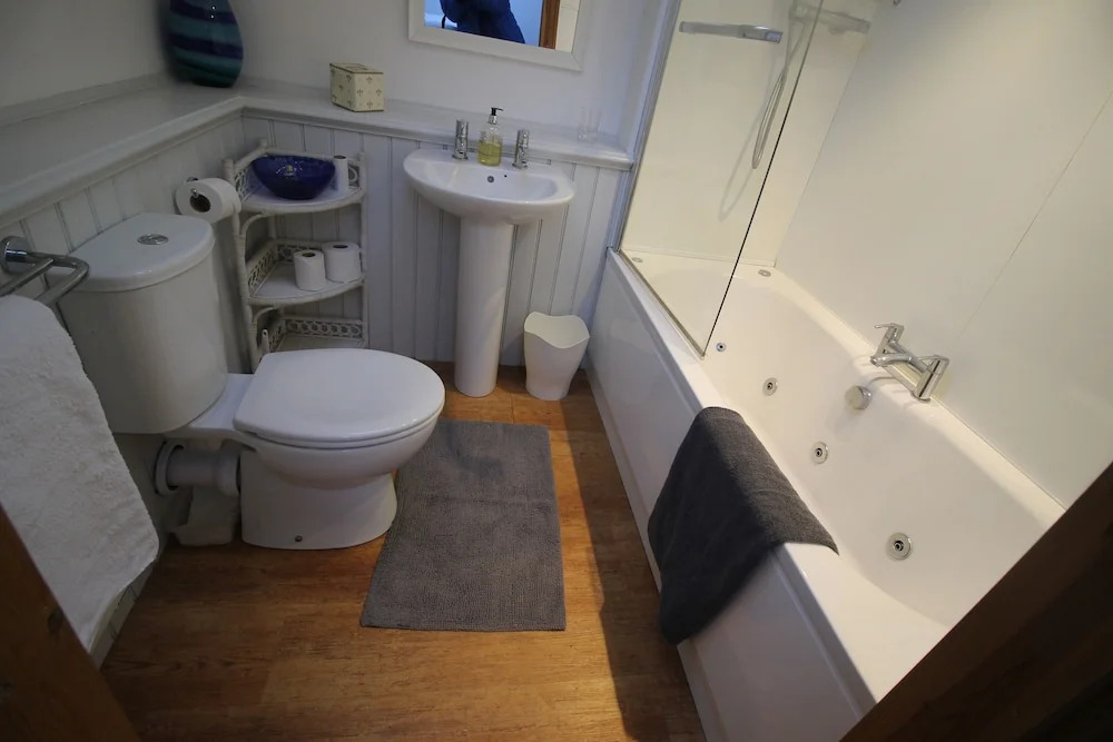 Violet Cottage 3 Bedroom Apartment by Cardiff Holiday Homes