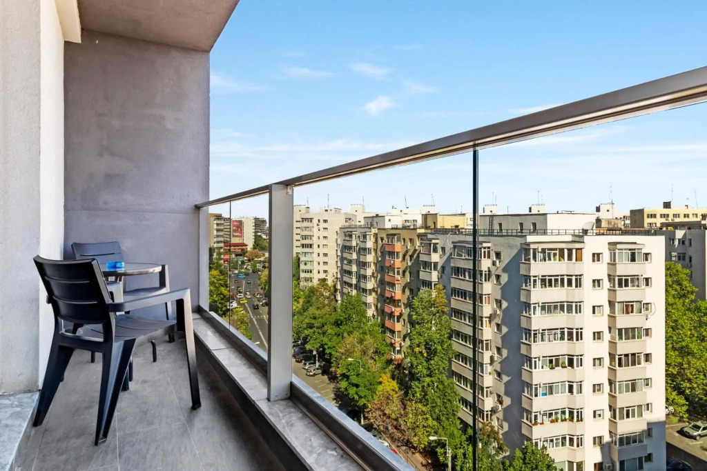 AQUARIUS: Upscale Flat in the Heart of Bucharest