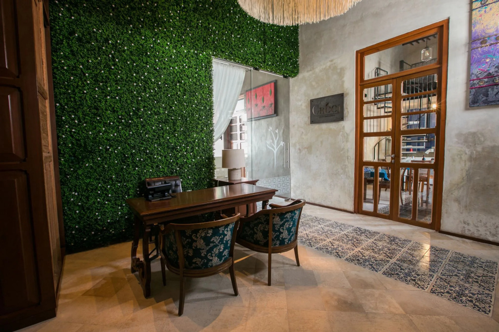 Yaax Hotel Boutique