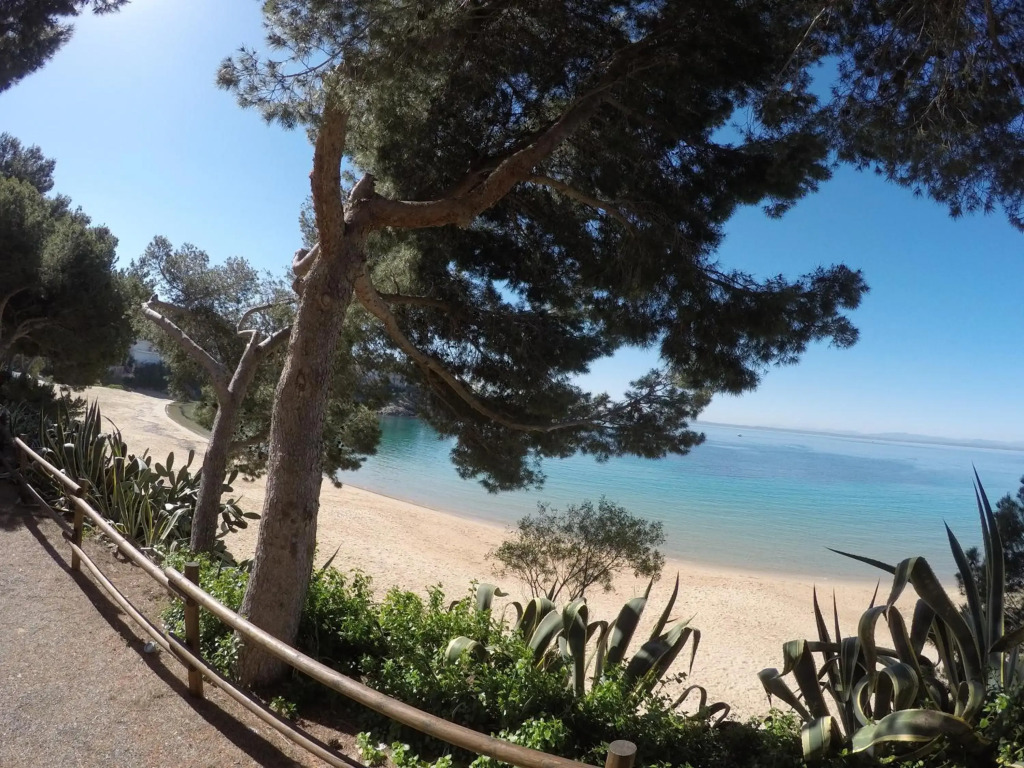 New Madrague Beach
