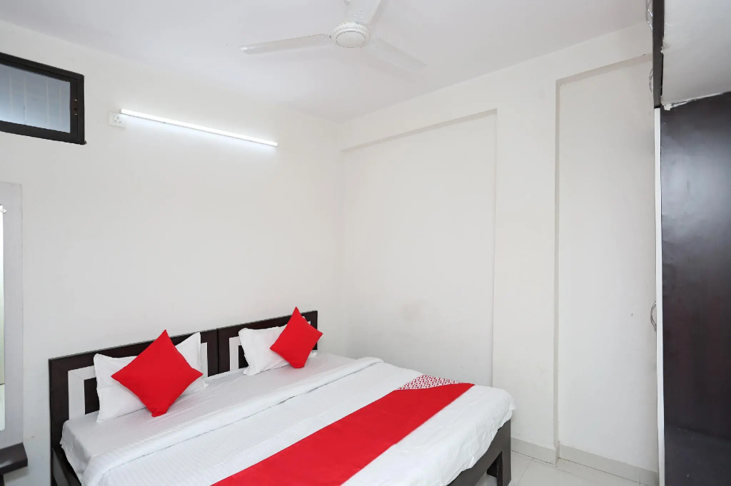 FabHotel The Vinayak