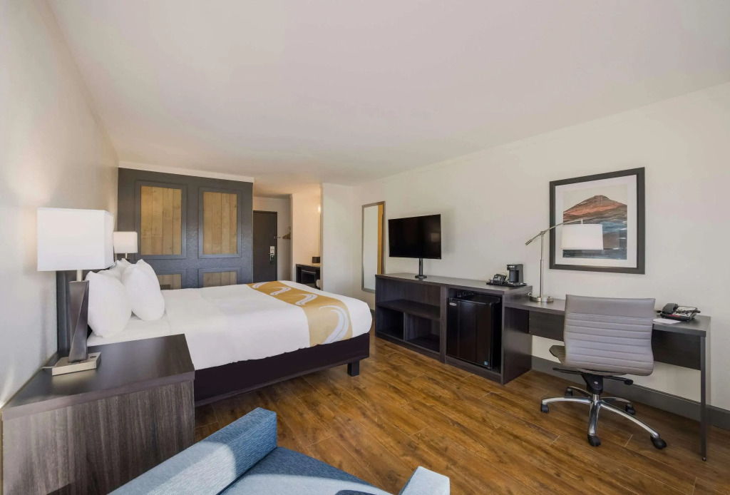 Quality Inn & Suites Castle Rock SW Denver