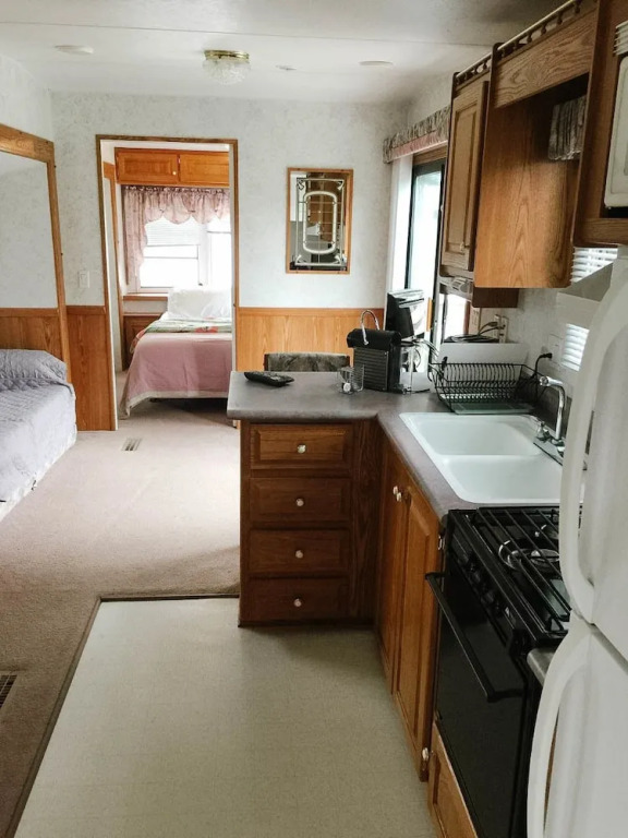 Cherry Lane Campground & Cottages