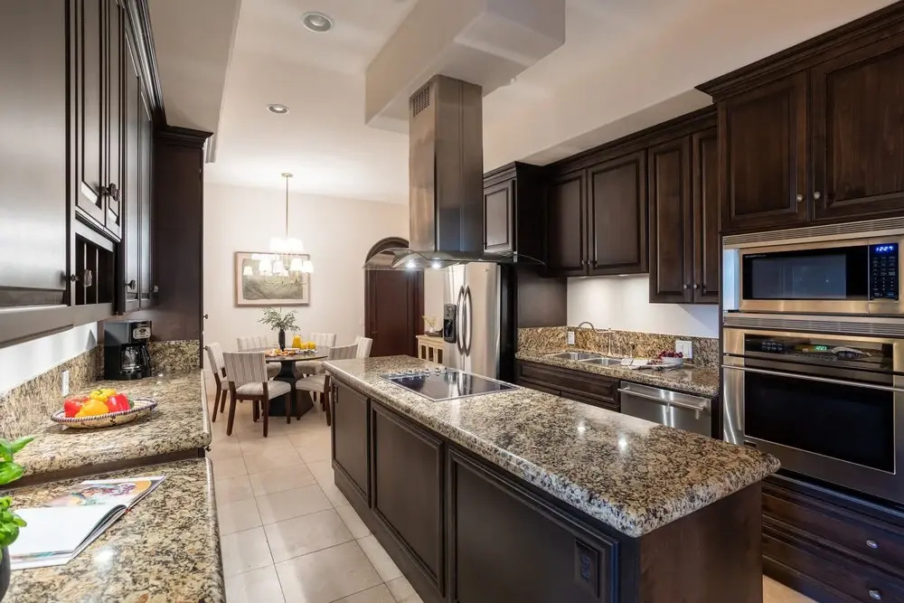 Bronco by AvantStay Incredible Views w Pool Hot Tub Outdoor Kitchen Game Room Movie Room