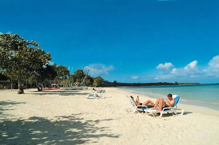 Sol Turquesa Beach