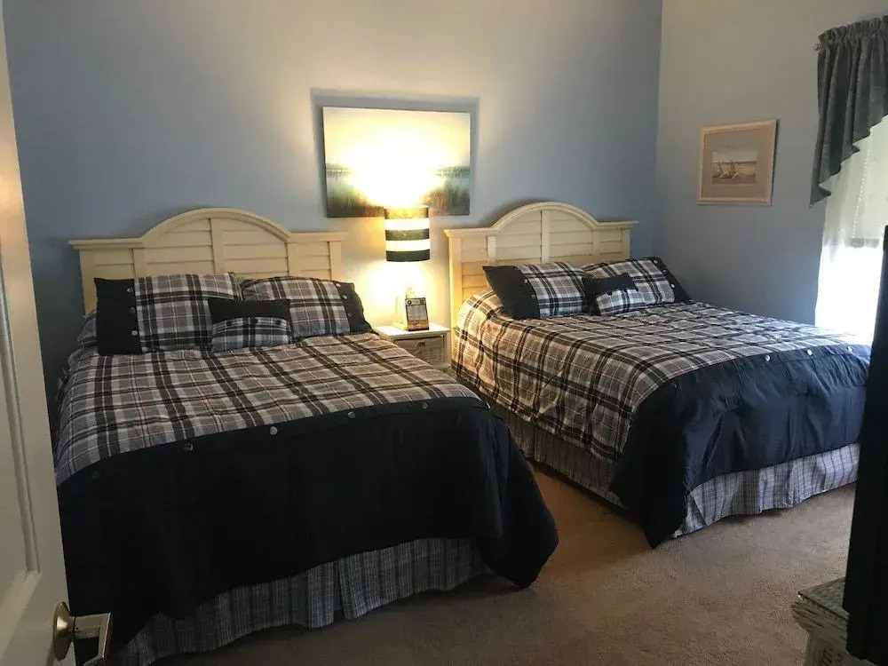 Tidewater Condo 1221-3 by RedAwning