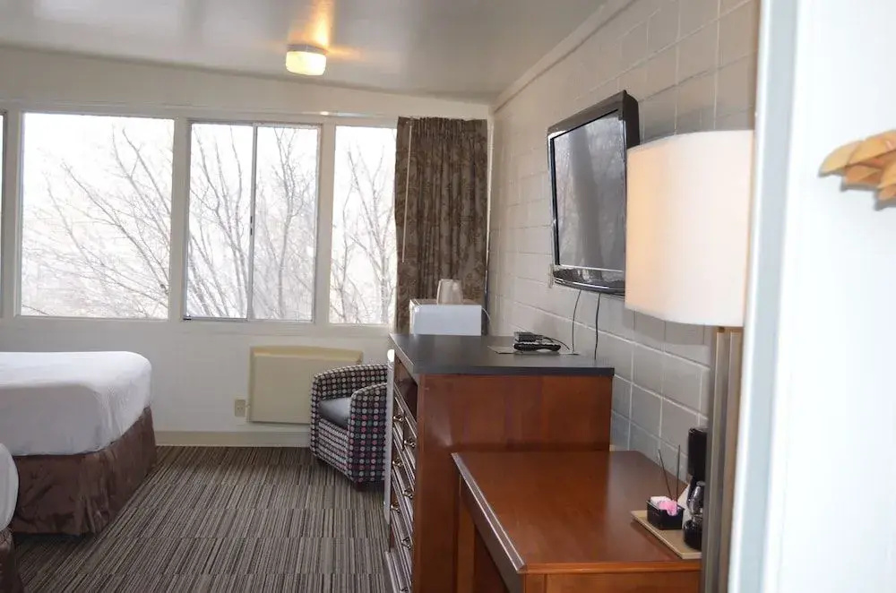 Holiday Lodge Motel Campground