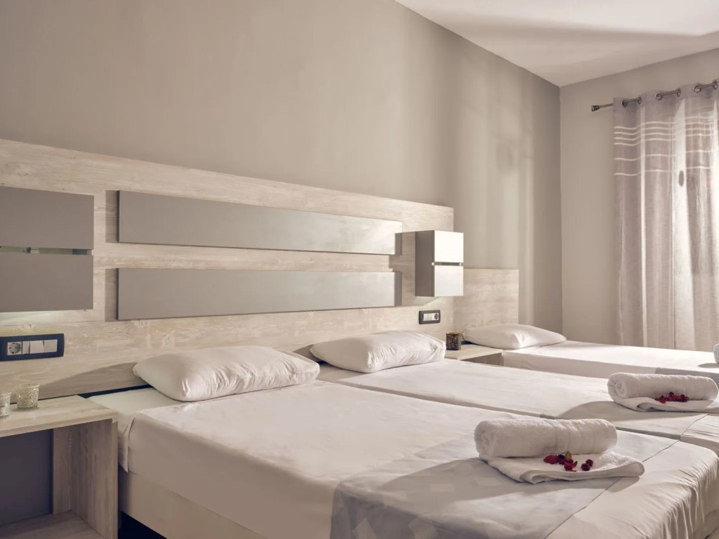Savvas-Deval Hotel