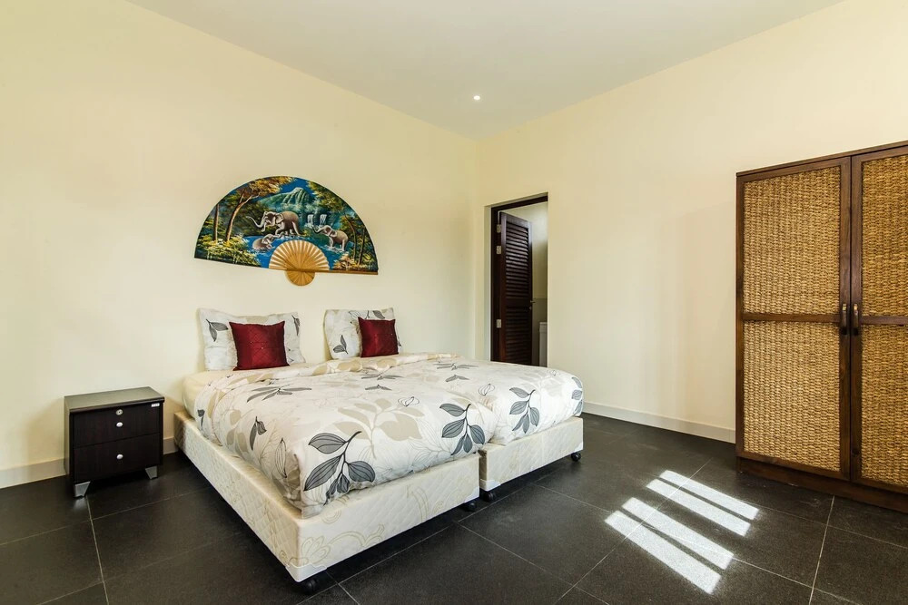 Luxury 5 Bedroom Villa in Beautiful Banyan Resort