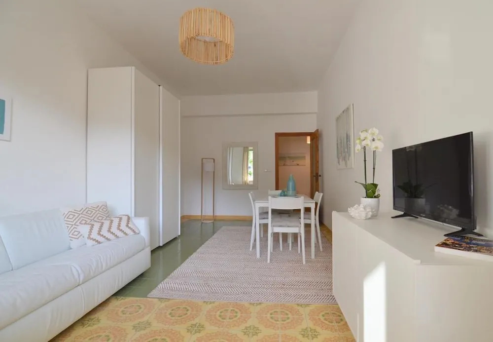 Maison Jolie Bright Apartment