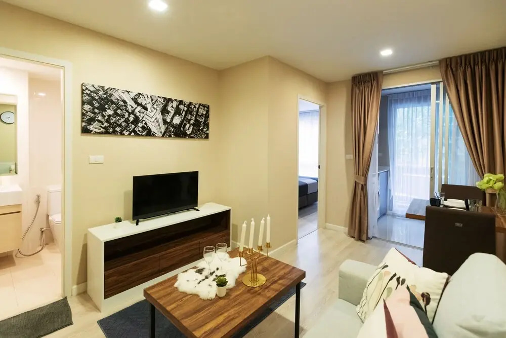 Near BK University Quiet Condo in Rama4 bkb136