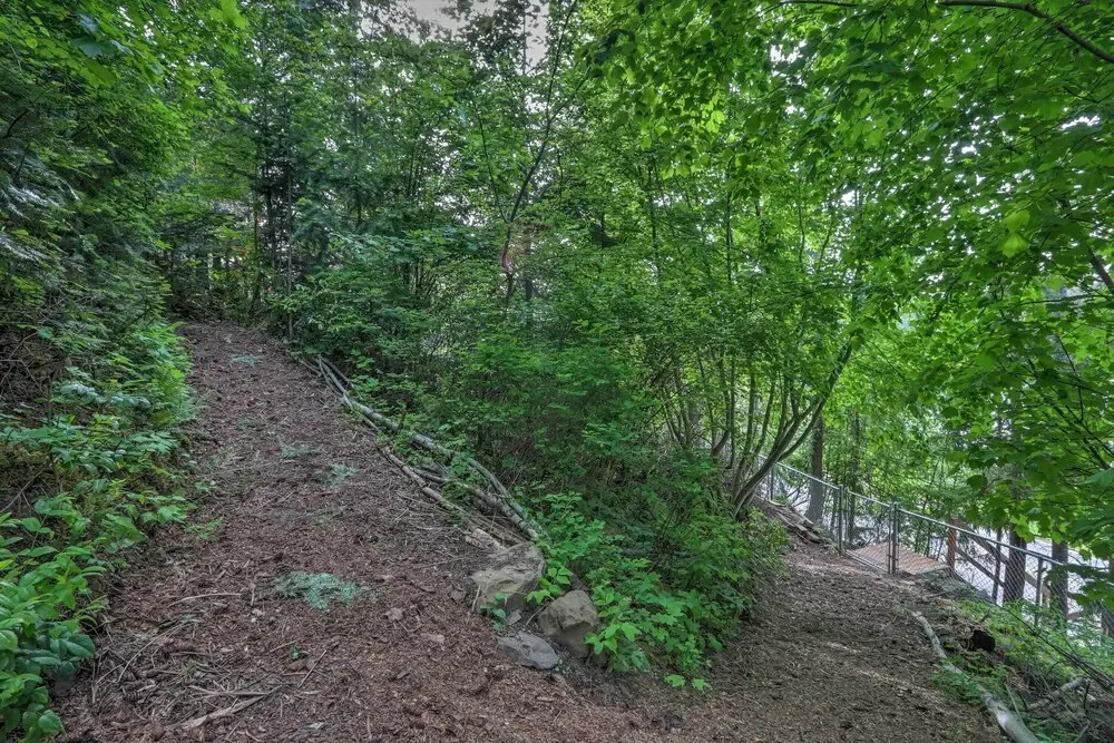 'honeysuckle on Hayden' Lakefront Home w/ Dock!