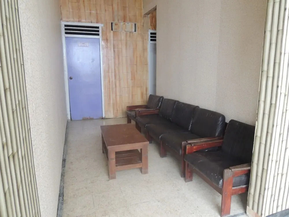 Ungu Nasional 2 Hotel