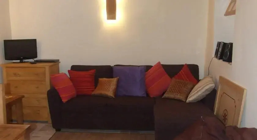 Tonel Cottage