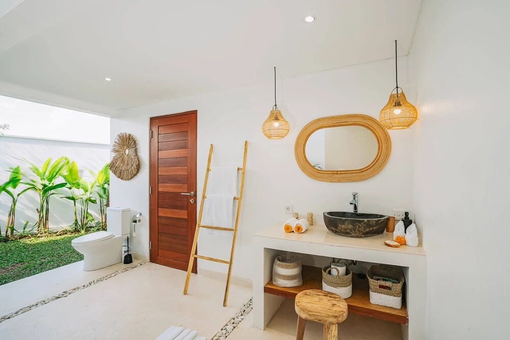 Villa L at Seseh - 2BR Private Luxury Oasis next to the Beach