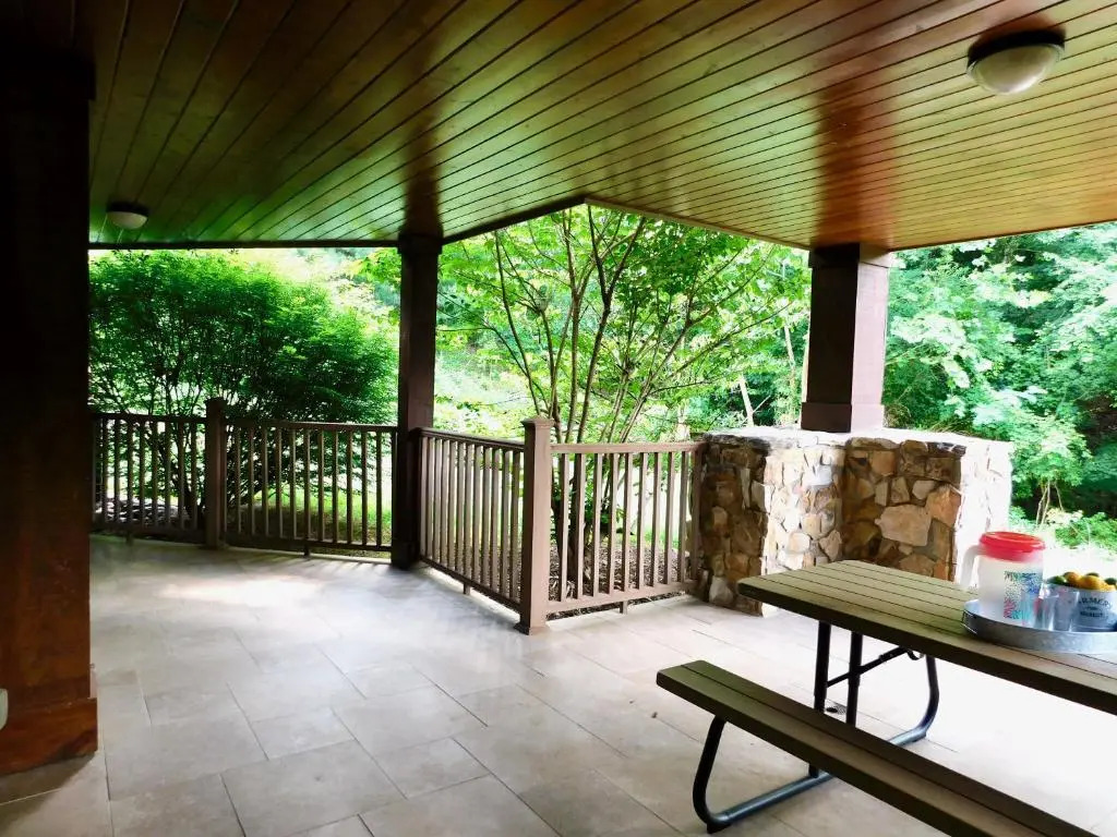 Viewpoint Condominiums