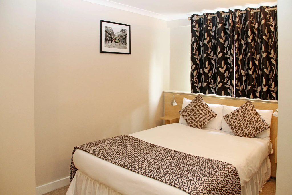 Lansdowne Hotel