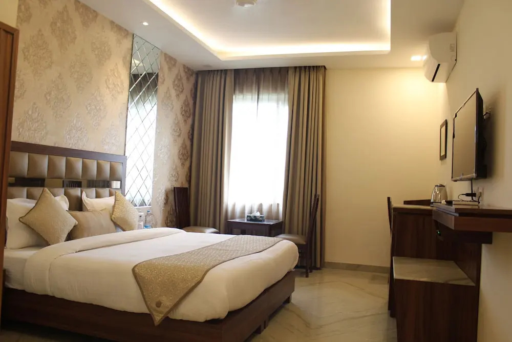 Royal Residence Iffco Chowk