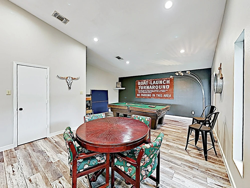 New Listing! Stunning Lakefront W/ Hot Tub & Cove 4 Bedroom Home