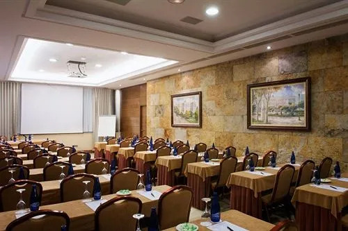 Apartamentos Plaza de Santiago - Estudios Turisticos - 1 LLAVE