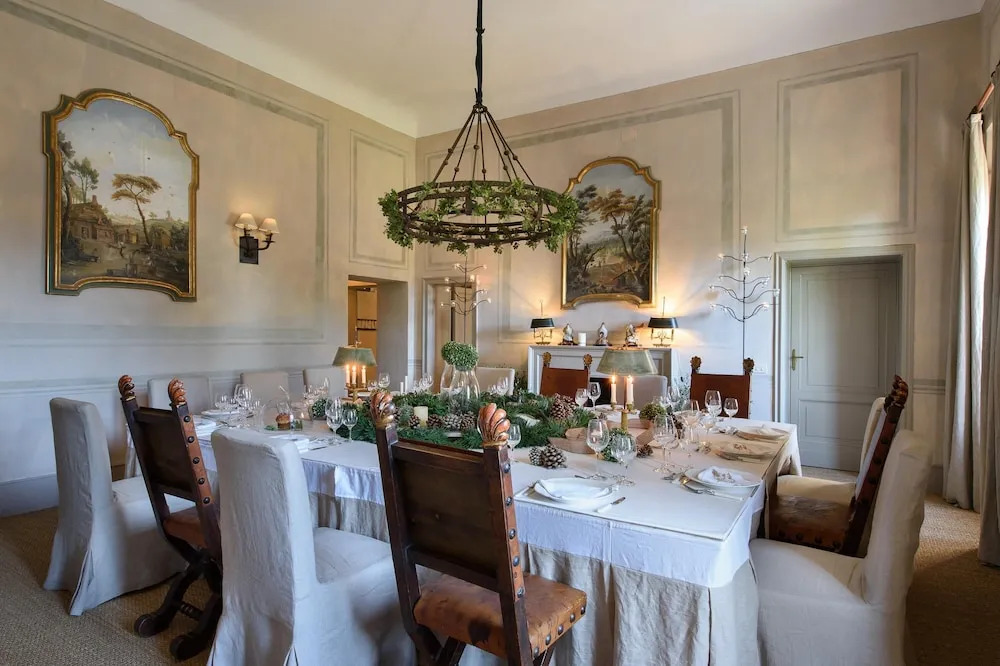Large Beautiful Villa in Tuscan Hills of Chianti Stunning Gardens and Large Pool