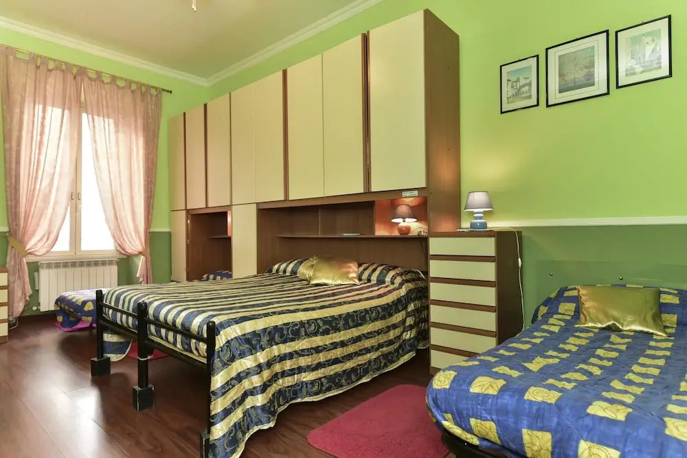 Nicole Rooms