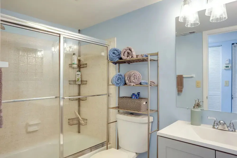 Idyllic Fort Pierce Retreat - Walk to Beach!