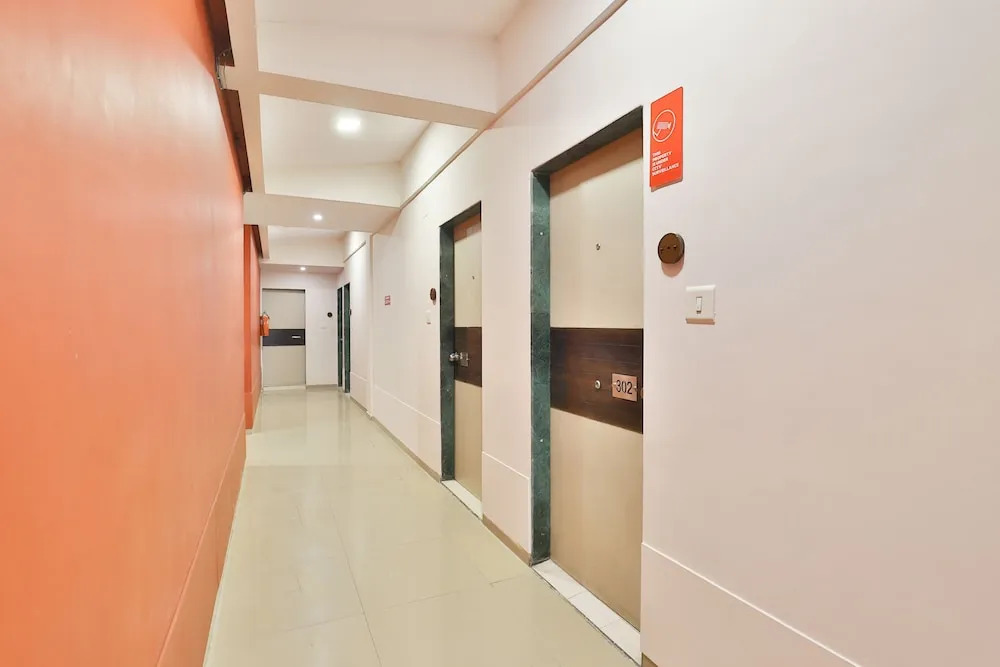 Oyo 2156 Near Infocity
