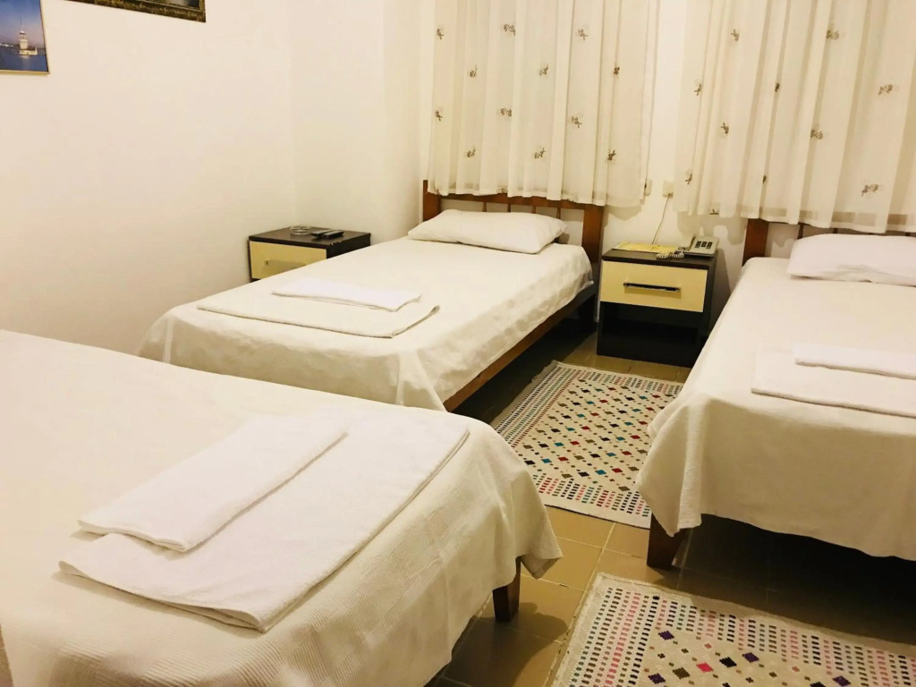 Cam Hotel