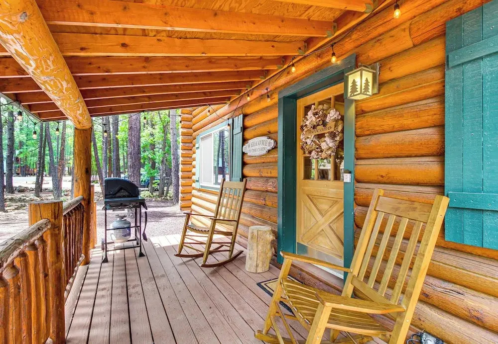 Near Dining, Hiking & Golf: Pinetop Log Cabin!