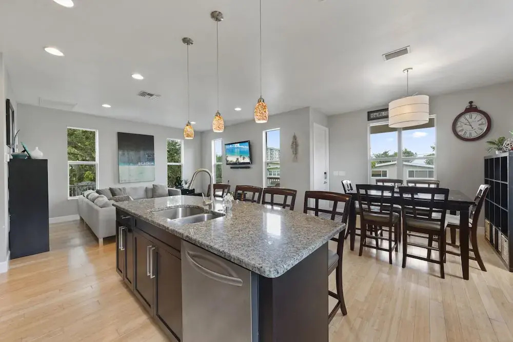 Miramar Beach House - Four Bedroom Home