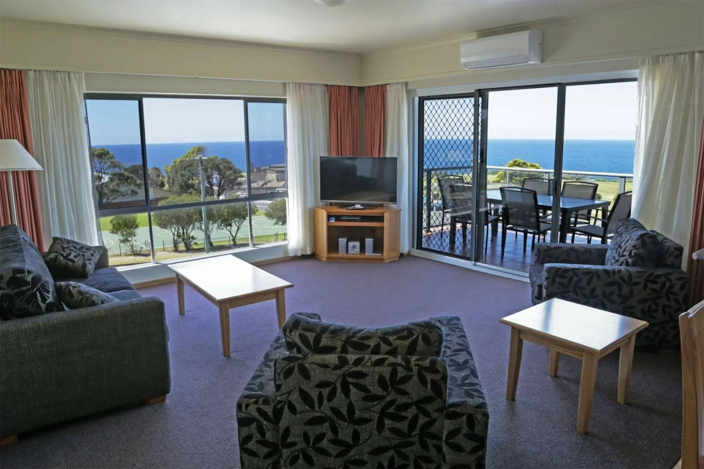 Amooran Oceanside Apartments and Motel