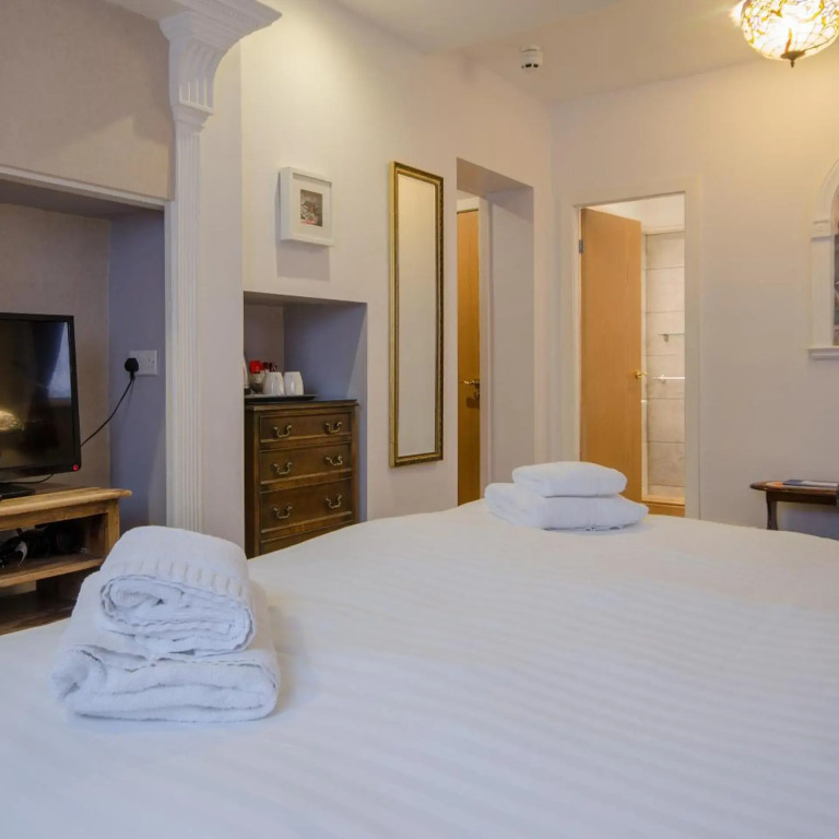 Dukes Folly Hotel