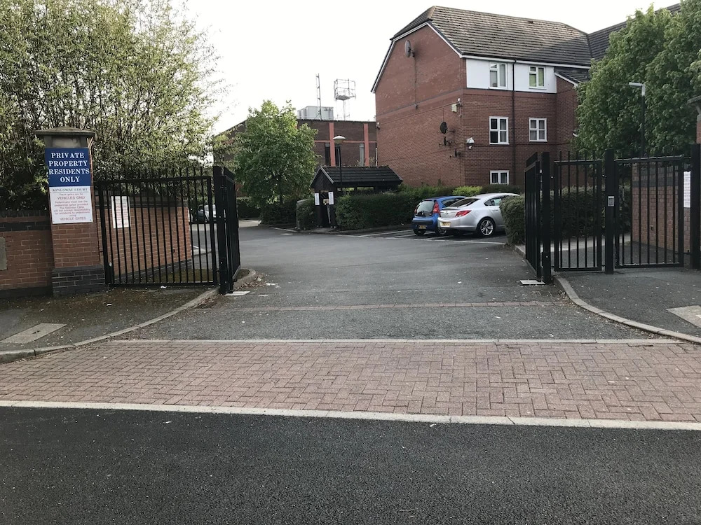 Kingsway Court