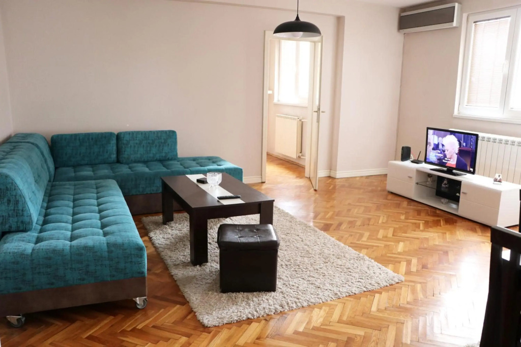 Spacious modern apartment Aerodrom