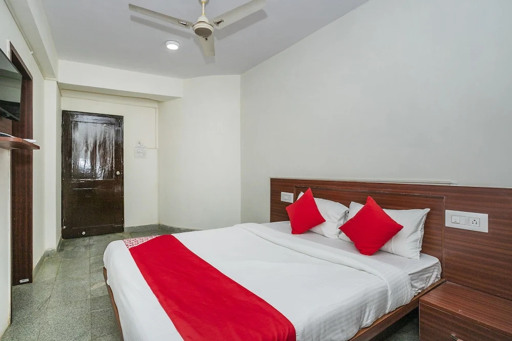 OYO 22940 Sri Durga Residency