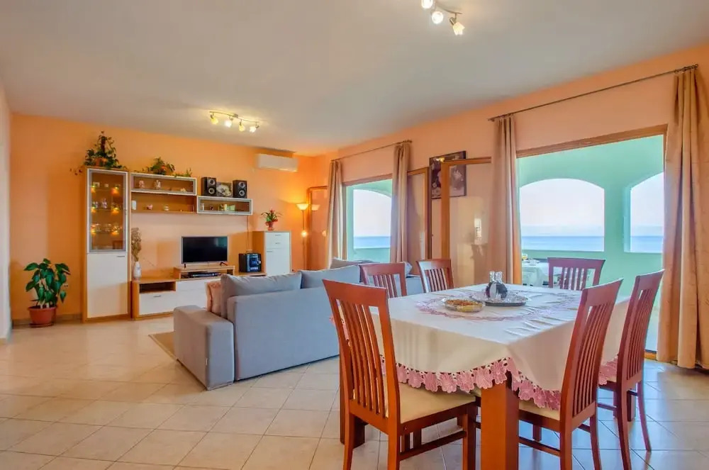 Seafront Holiday Home Marija