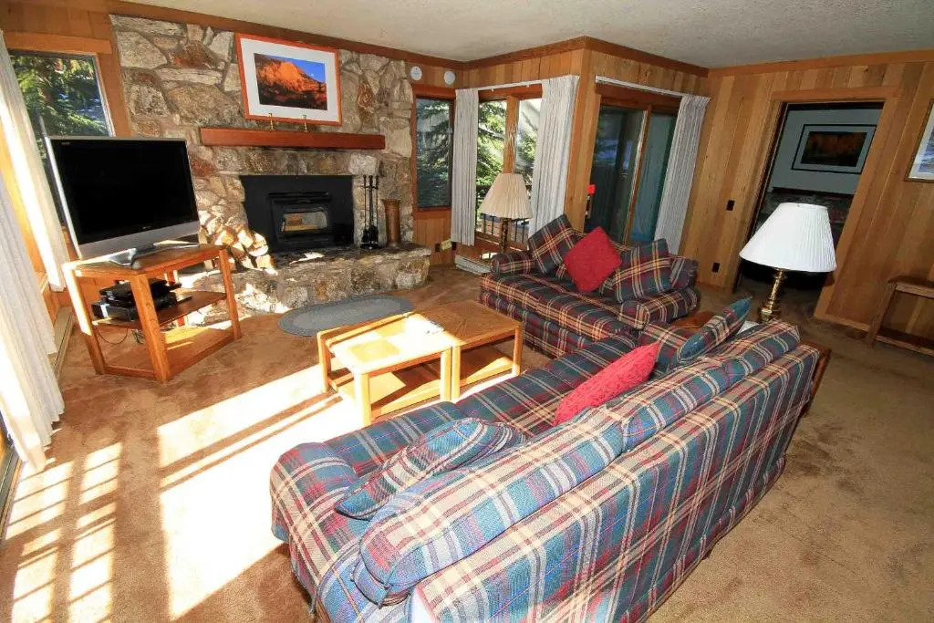 Mountainback 112 Corner Unit