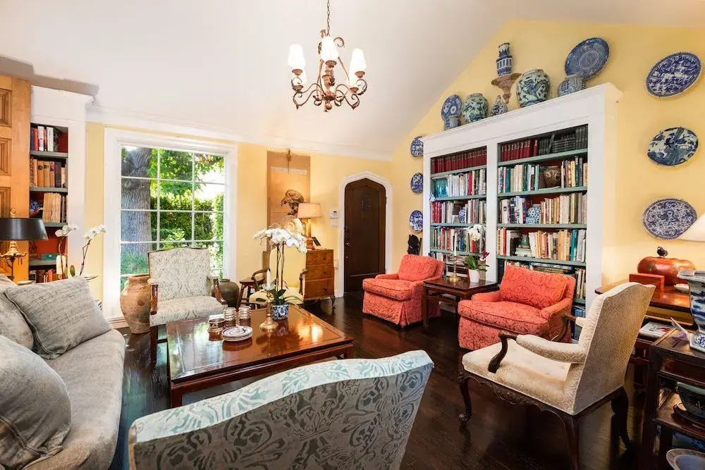 Elegant Home in the Heart of LA 2 Bedrooms 1 Bathroom Duplex