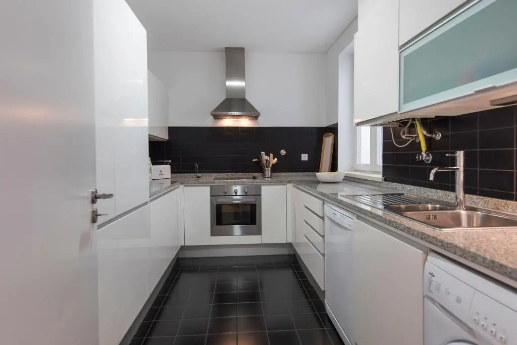 Lovelystay - Bright And Spacious Flat in Graça