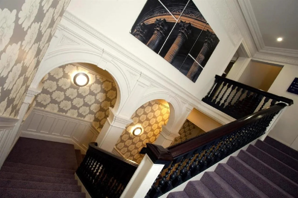 Heywood House Hotel