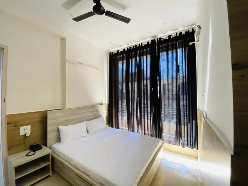 Luxury Low Cost Rooms Dharamsala Lift Wifi 5G