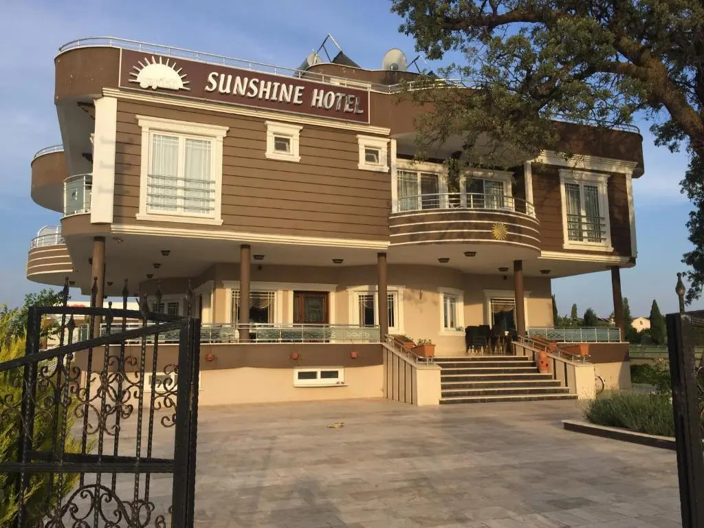 Geyi̇kli̇ Sunshi̇ne Hotel