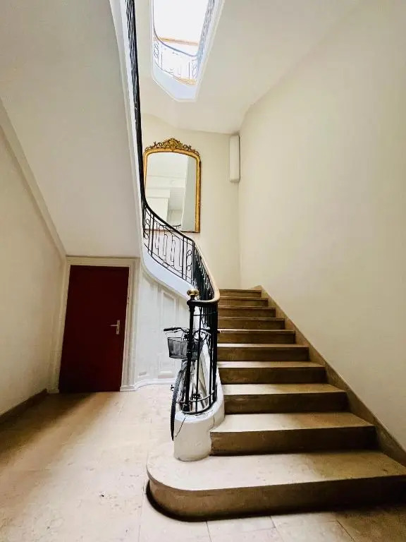 Duplex climatisé-Hauteur sous plafond 1,9m-Parking privé gratuit-Netflix-Arrivée autonome !! Duplex-Ceiling height 1,9m-Free private parking-Netflix-Self check in