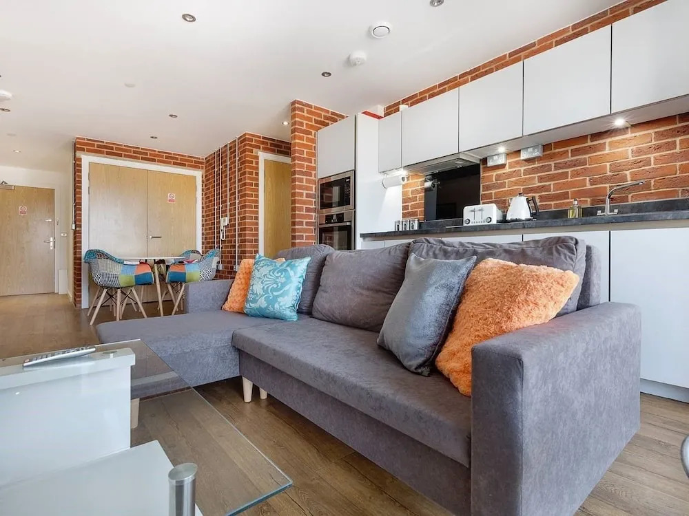 Platform Apartment