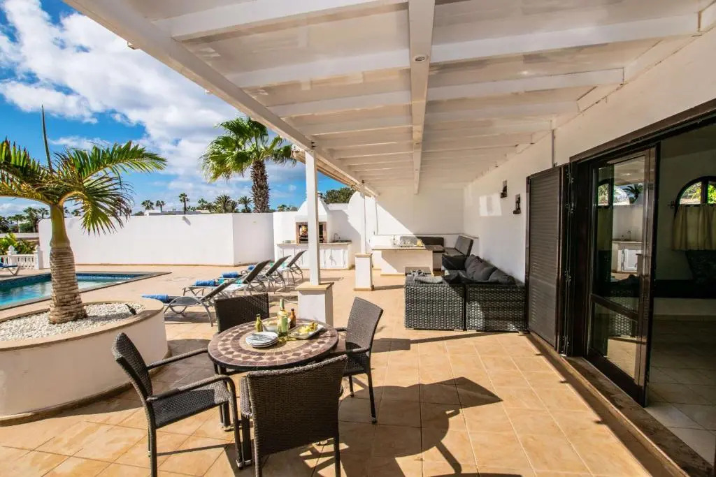 Villa Michelle - LH114 By Villas Now Ltd
