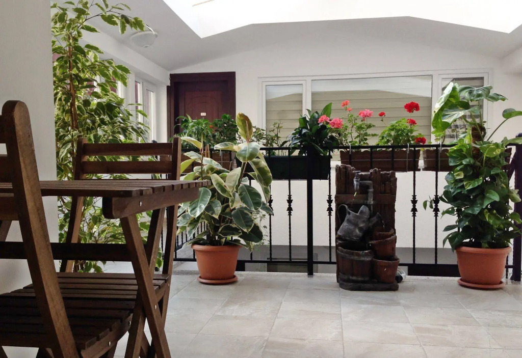 Atrium Suites
