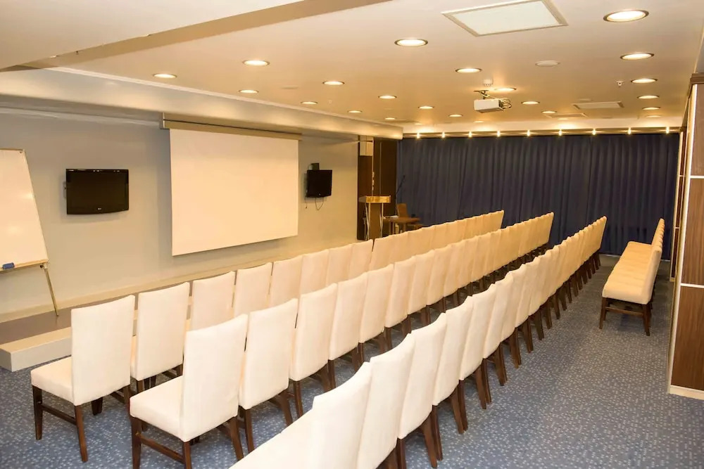 Ozgobek Ronesans Hotel De Luxe