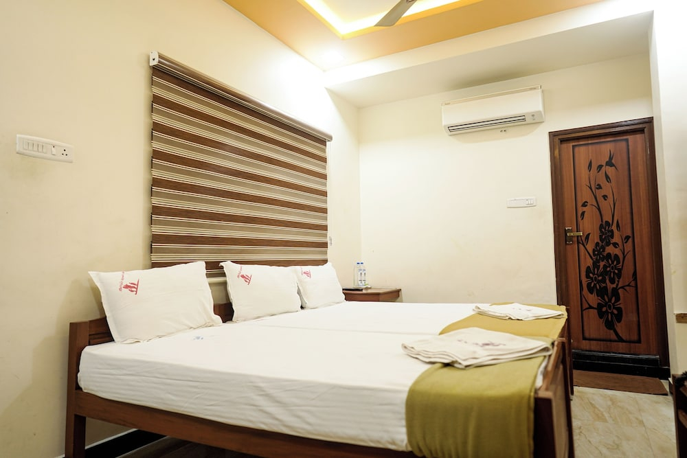 Thai Residency - Opp to Bus Stand
