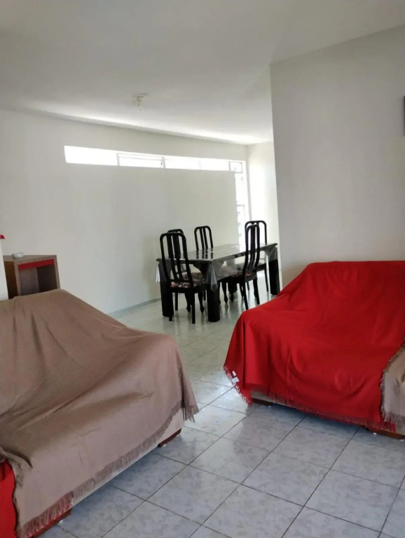 Apartamento amplo a 700 metros da praia
